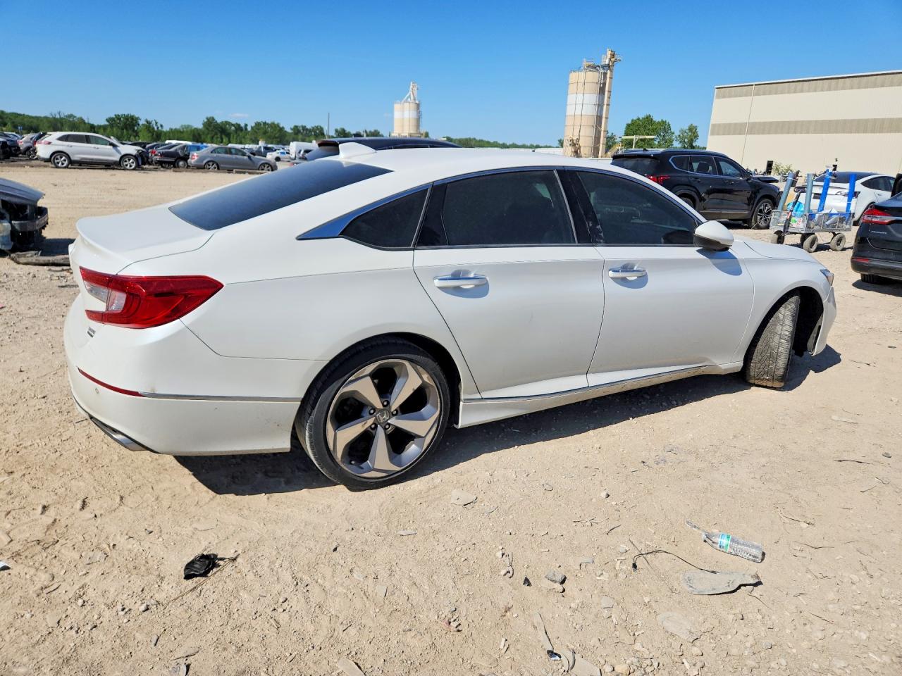 2018 HONDA ACCORD TOURING photo 5