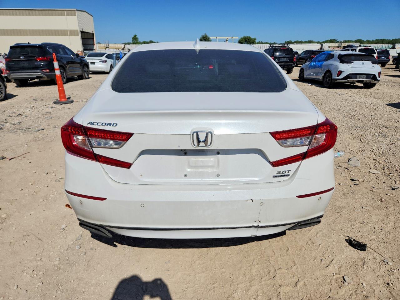 2018 HONDA ACCORD TOURING photo 11