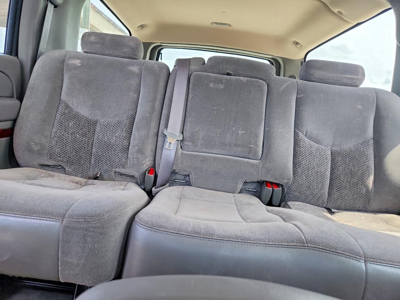 2005 CHEVROLET SUBURBAN C1500 photo 28