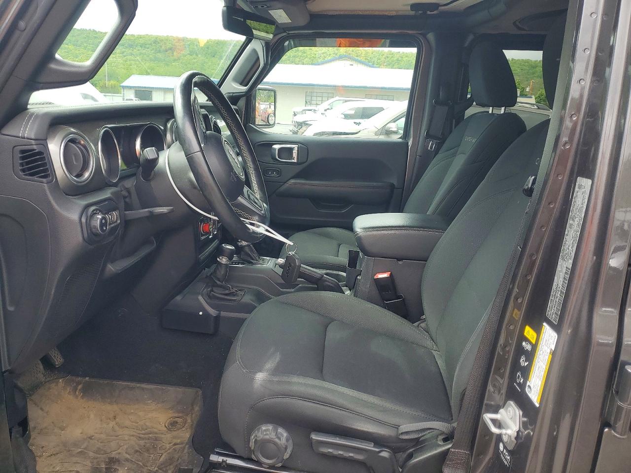 2021 JEEP GLADIATOR OVERLAND photo 13