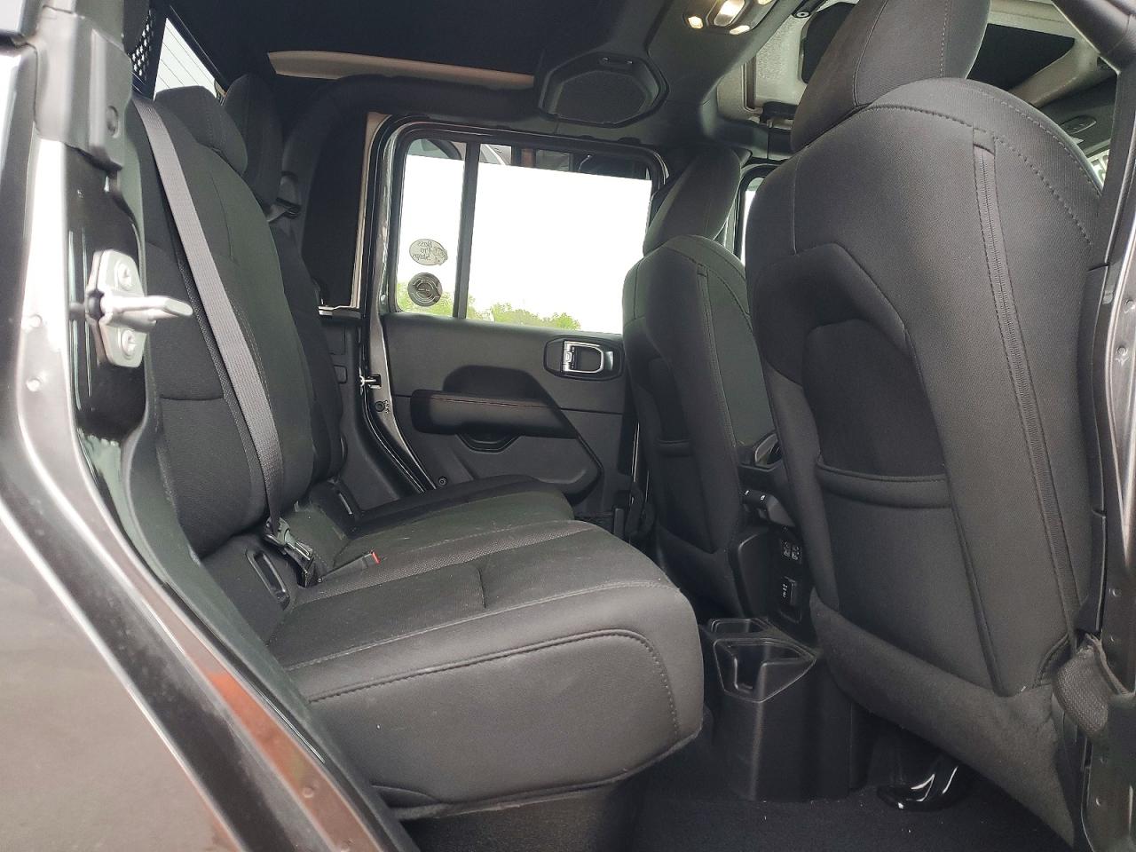 2021 JEEP GLADIATOR OVERLAND photo 21