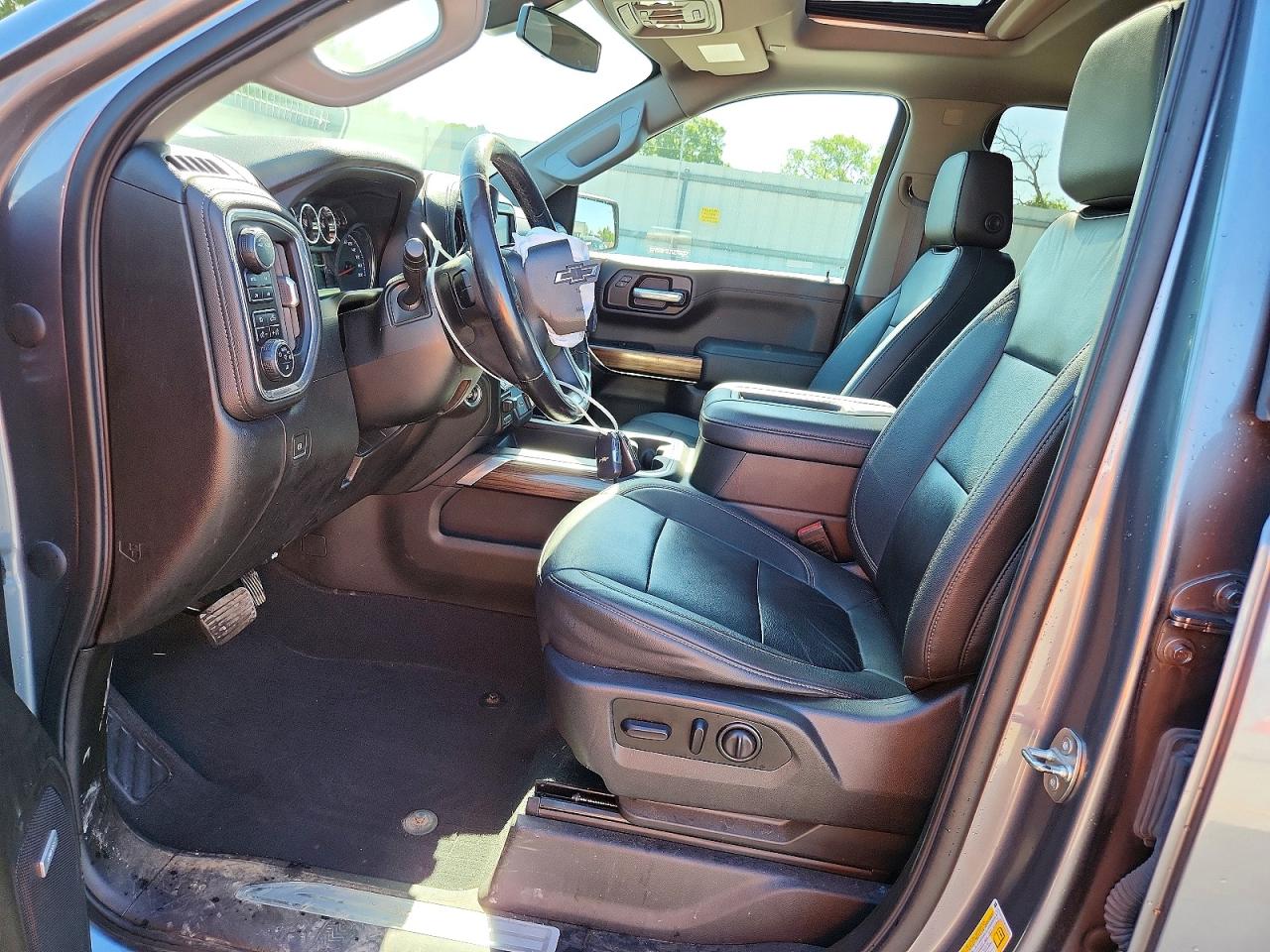 2021 CHEVROLET SILVERADO K1500 RST photo 19