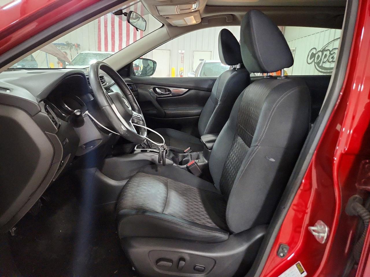 2018 NISSAN ROGUE SV photo 19