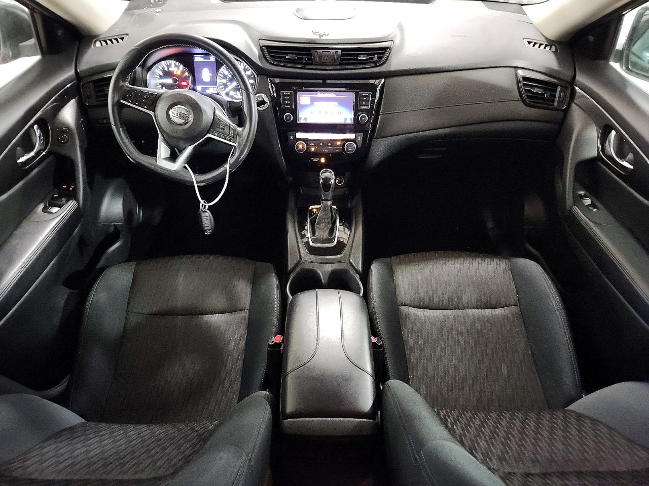 2018 NISSAN ROGUE SV photo 22