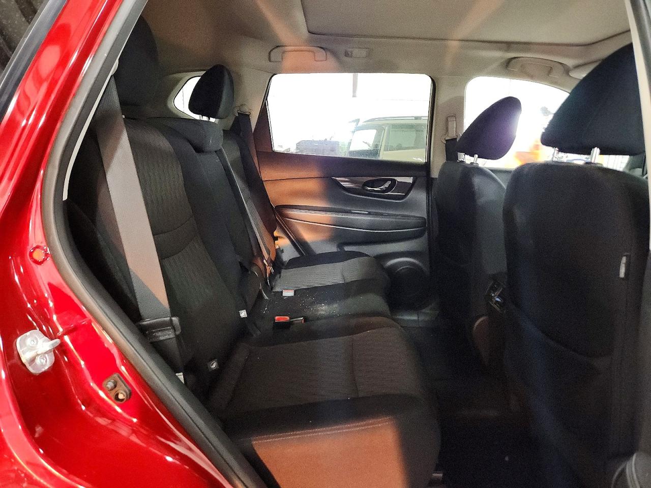 2018 NISSAN ROGUE SV photo 31