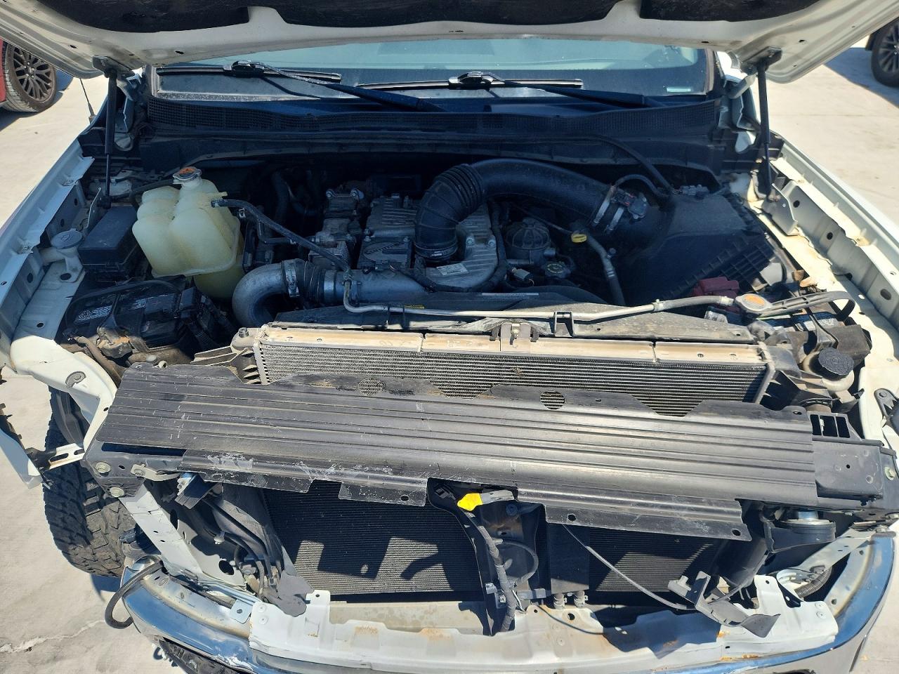 2016 NISSAN TITAN XD S photo 21