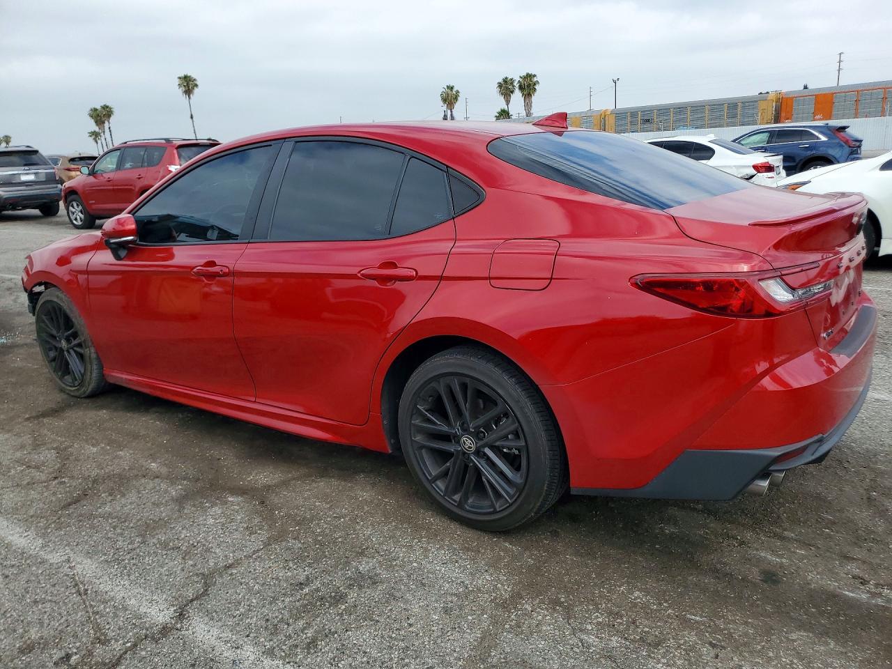 2025 TOYOTA CAMRY SE photo 3