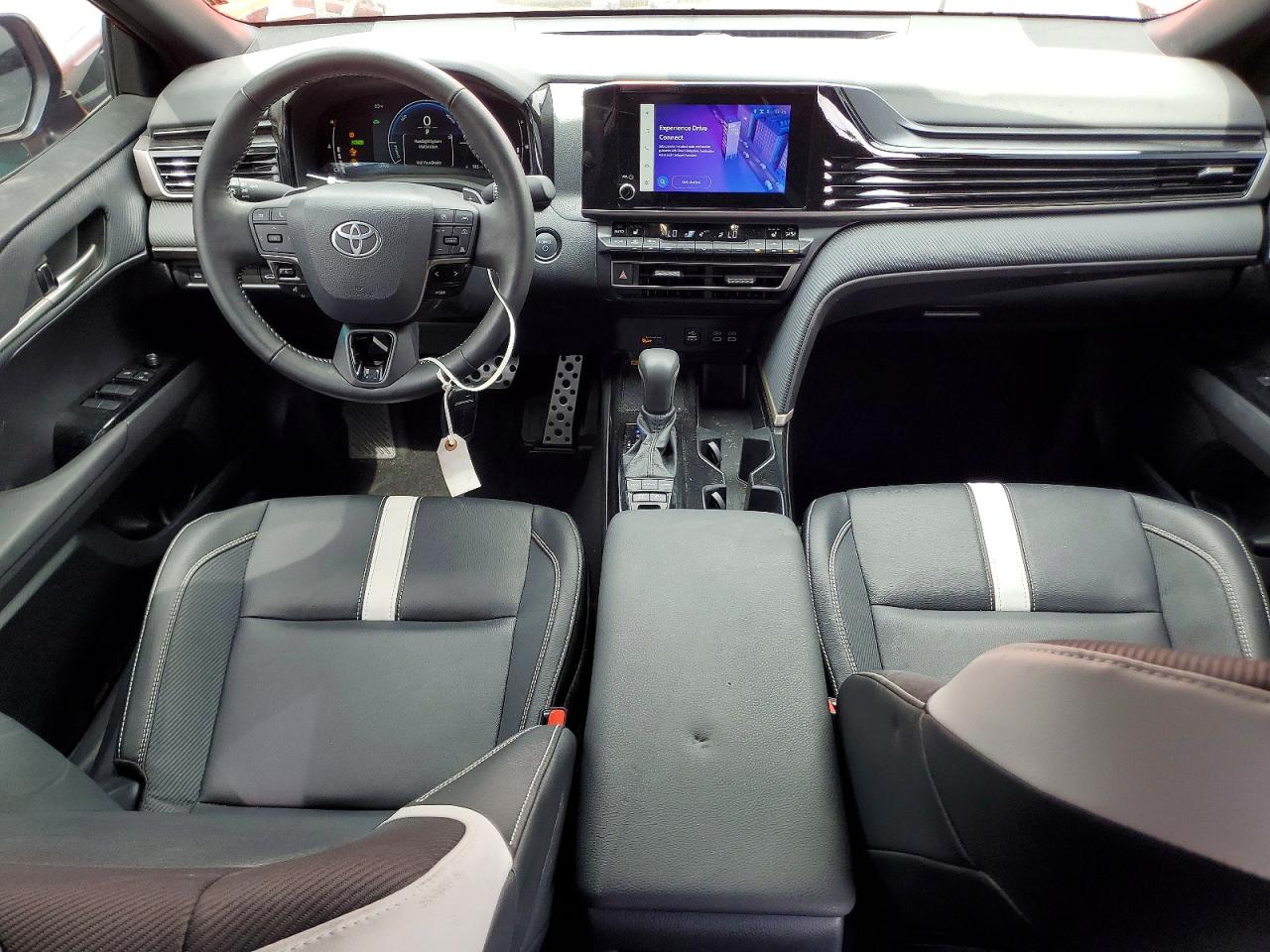 2025 TOYOTA CAMRY SE photo 15