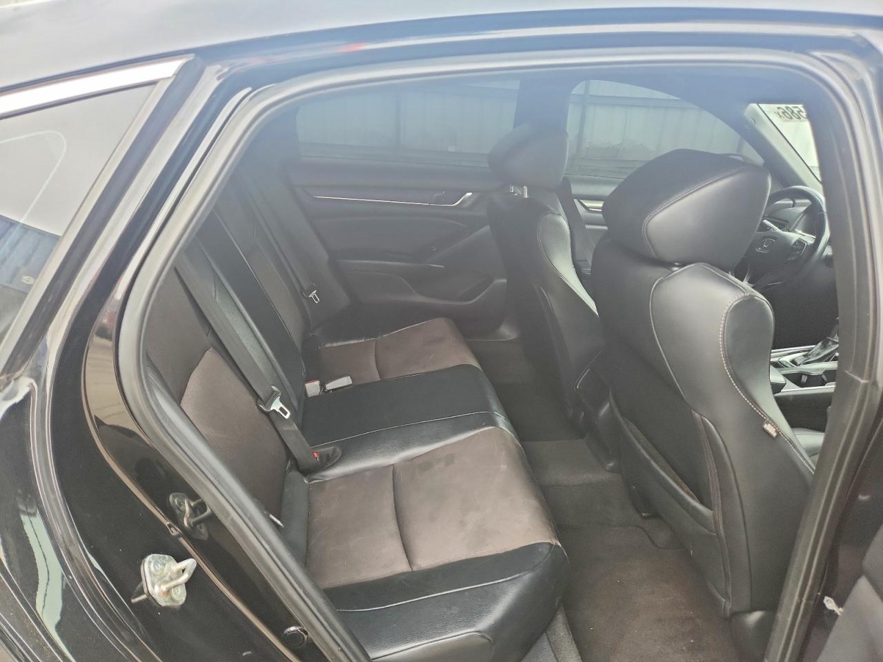2018 HONDA ACCORD SPORT photo 10