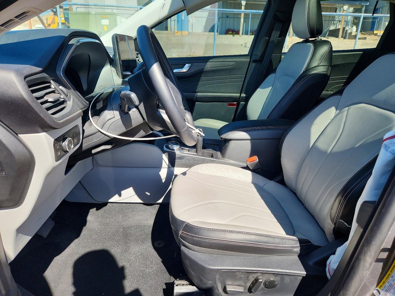 2025 FORD ESCAPE PLATINUM photo 13