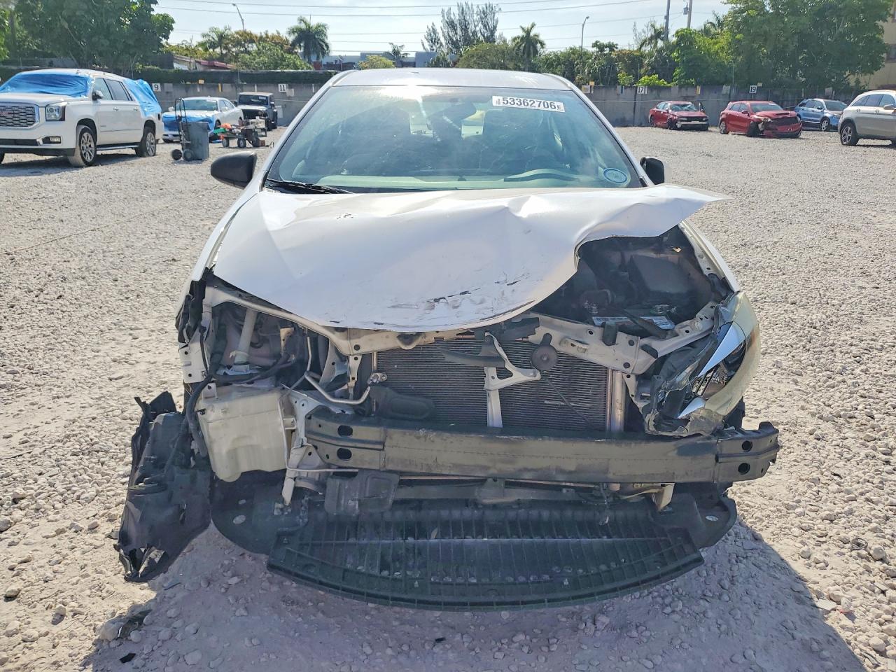 2014 TOYOTA COROLLA LE photo 13