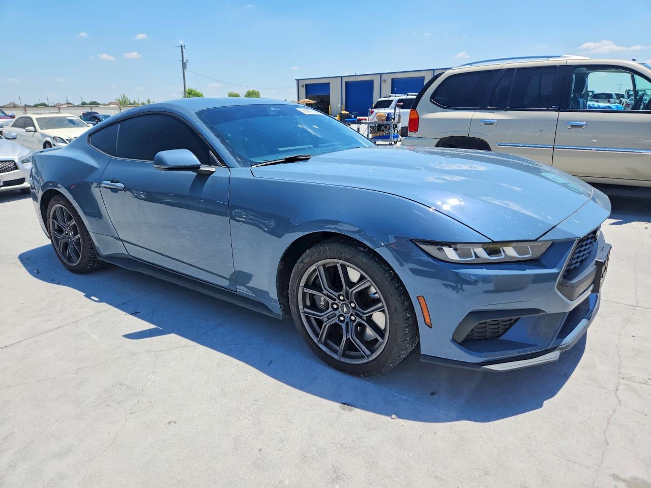 2024 FORD MUSTANG photo 10