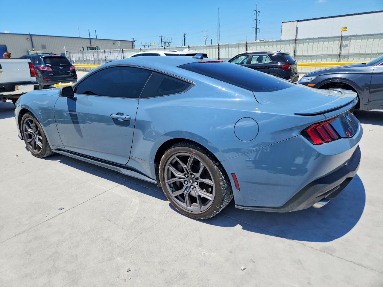 2024 FORD MUSTANG photo 4