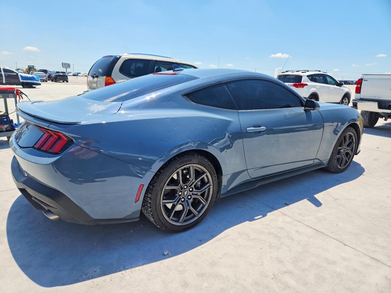 2024 FORD MUSTANG photo 7