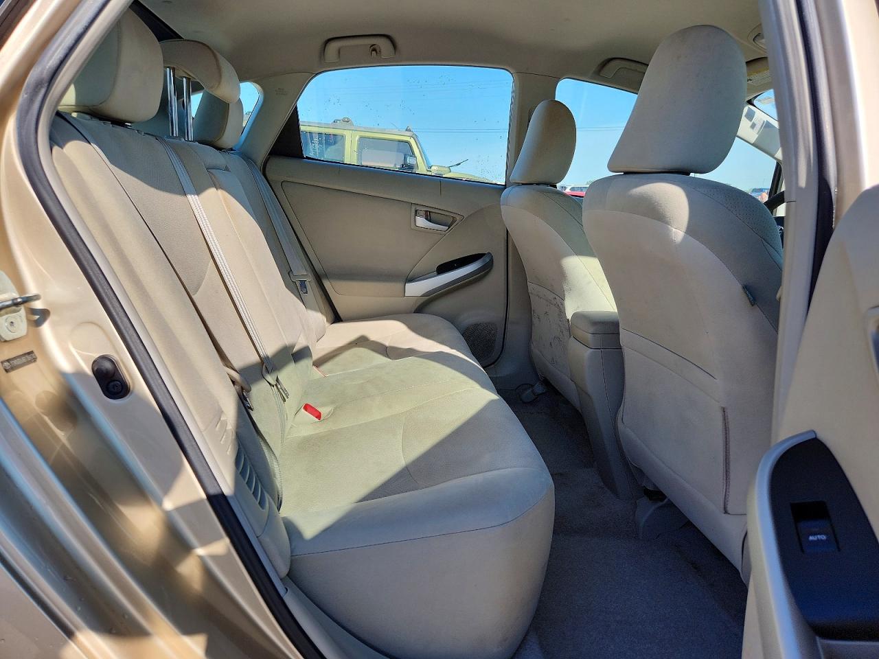 2011 TOYOTA PRIUS TWO photo 19