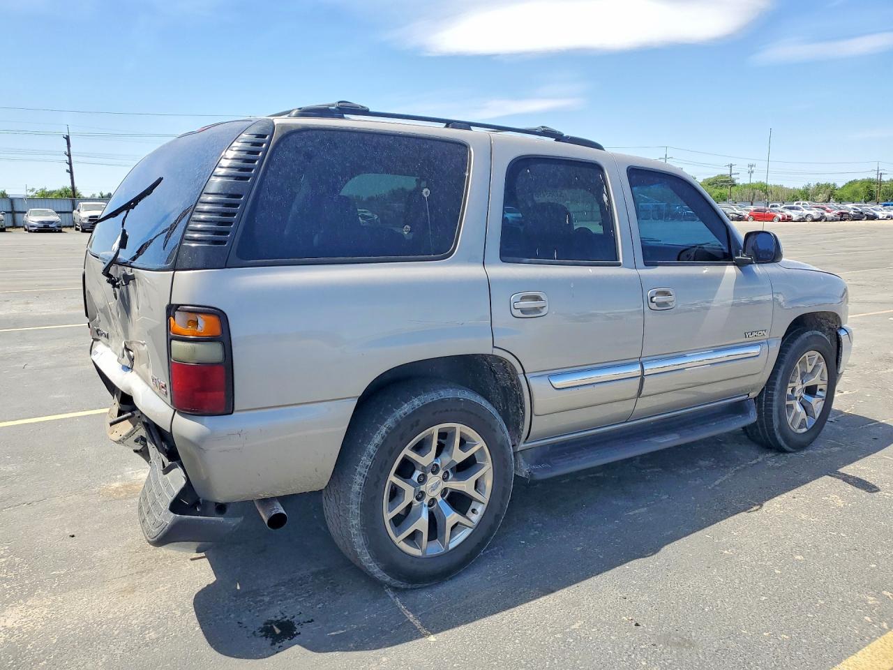 2004 GMC YUKON photo 7