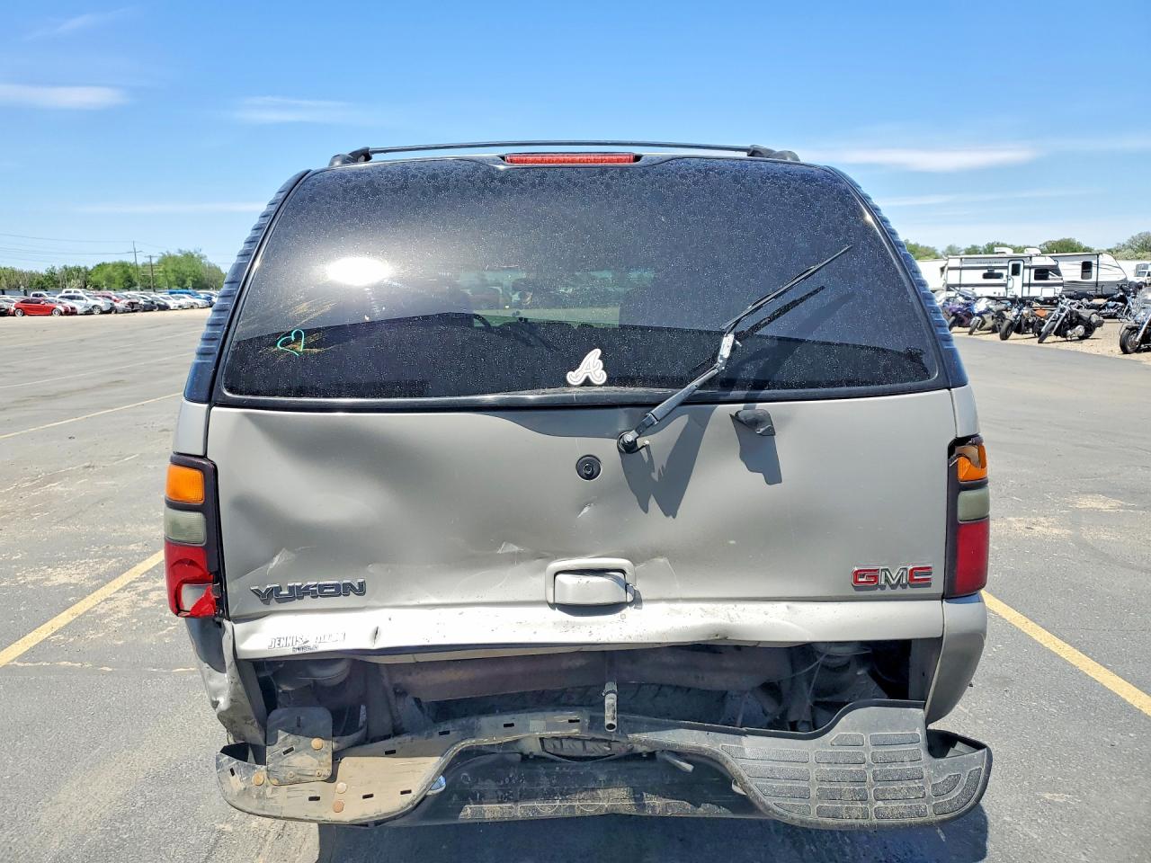 2004 GMC YUKON photo 16