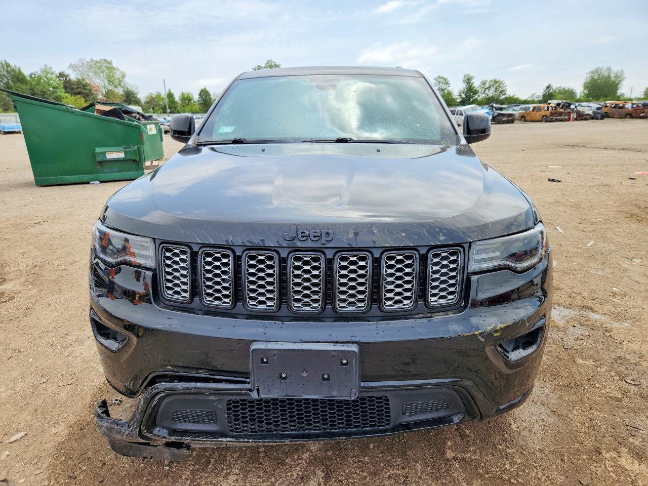 2020 JEEP GRAND CHEROKEE LAREDO photo 9
