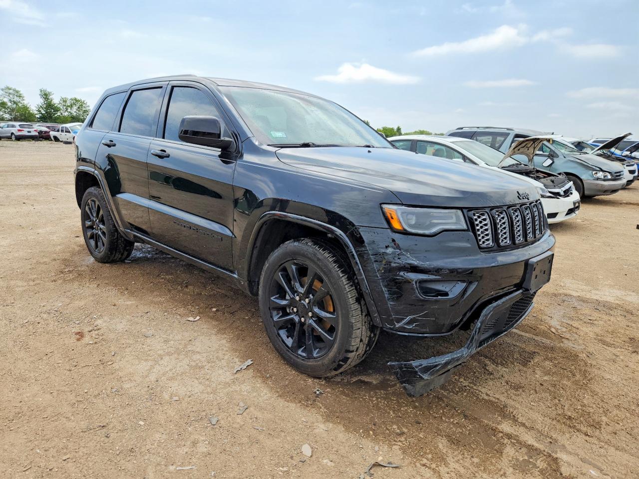 2020 JEEP GRAND CHEROKEE LAREDO photo 7
