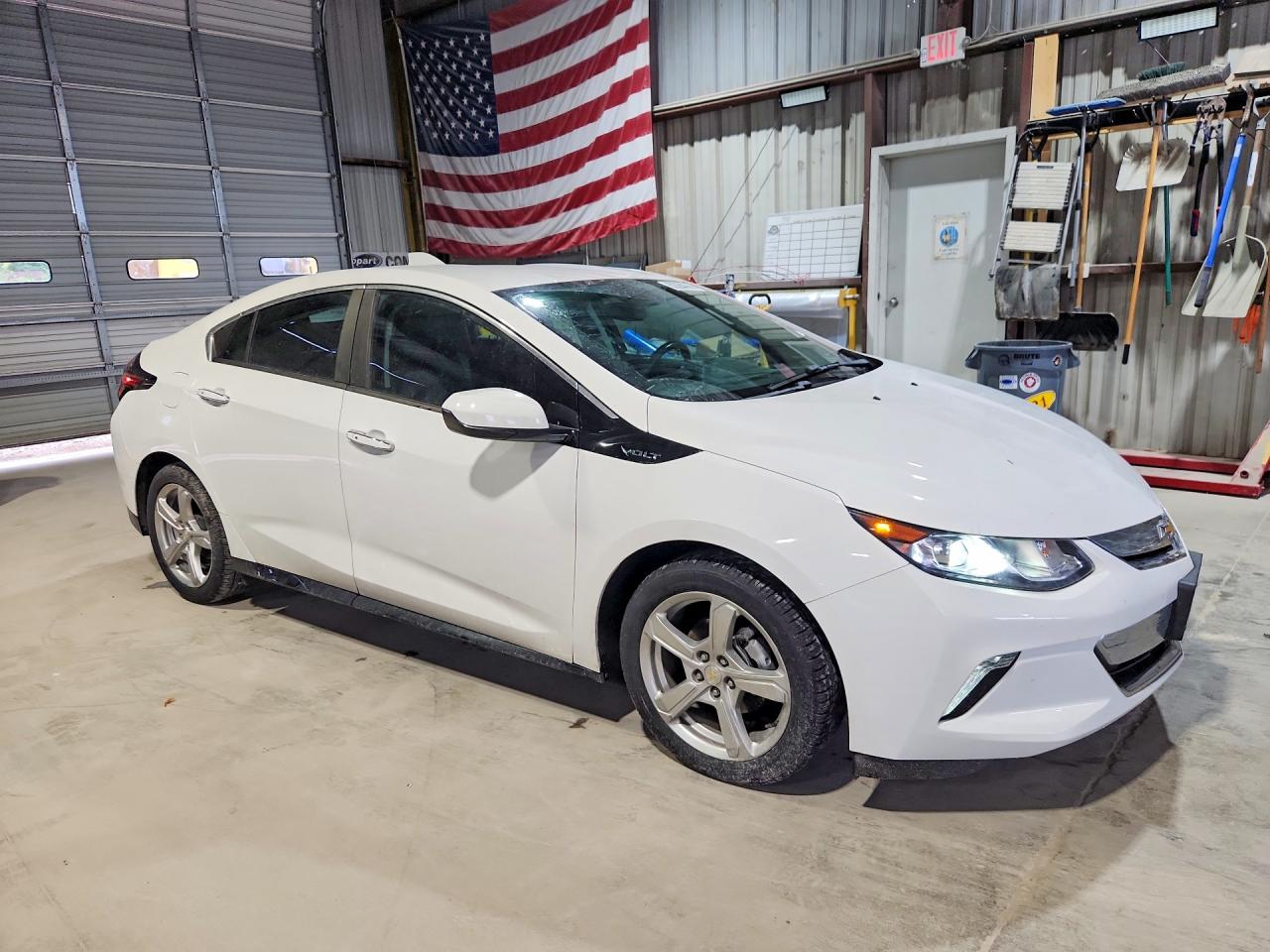 2017 CHEVROLET VOLT LT photo 10