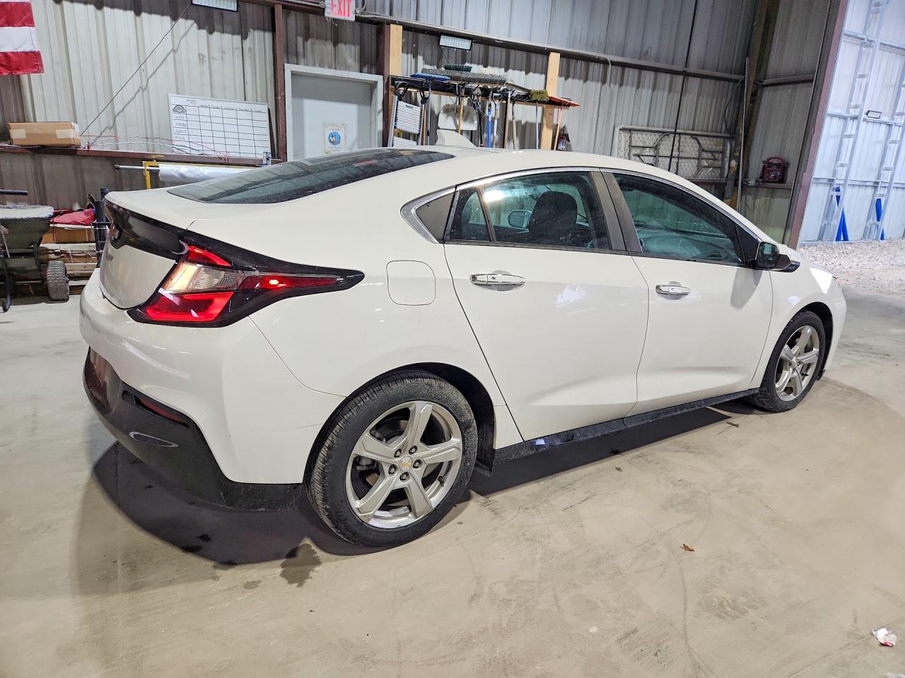2017 CHEVROLET VOLT LT photo 7