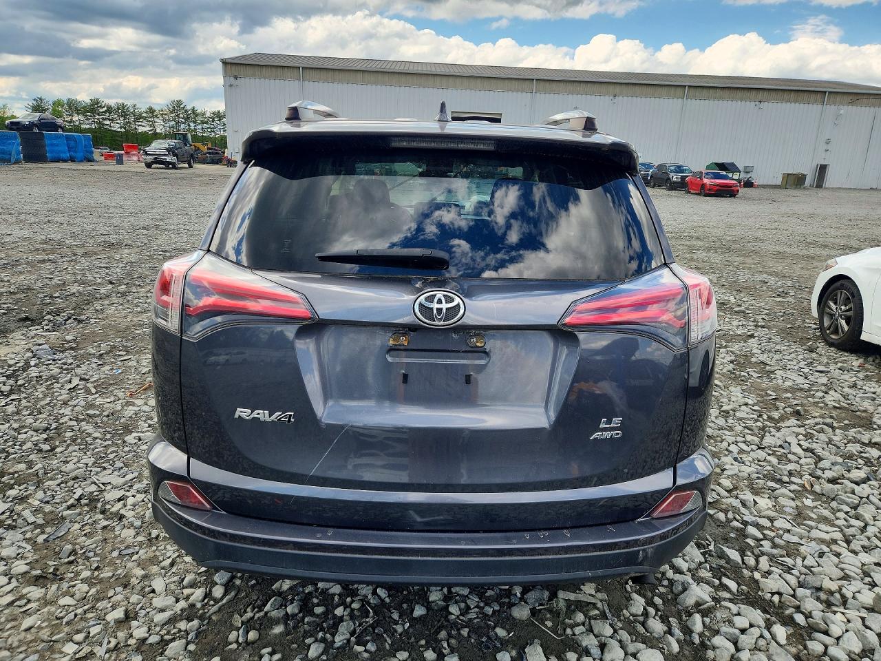 2017 TOYOTA RAV4 LE photo 6