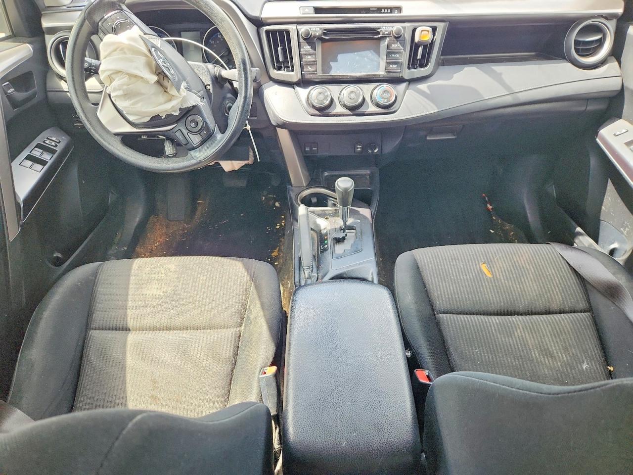 2017 TOYOTA RAV4 LE photo 8