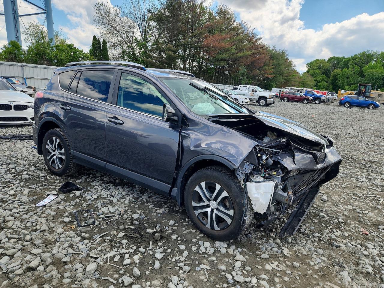 2017 TOYOTA RAV4 LE photo 4