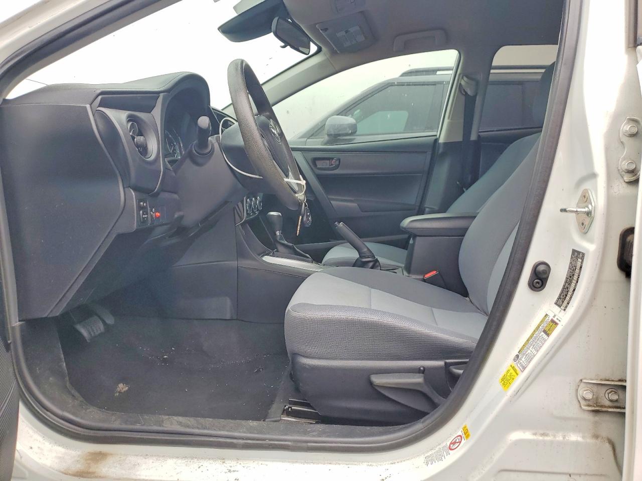 2019 TOYOTA COROLLA L photo 13