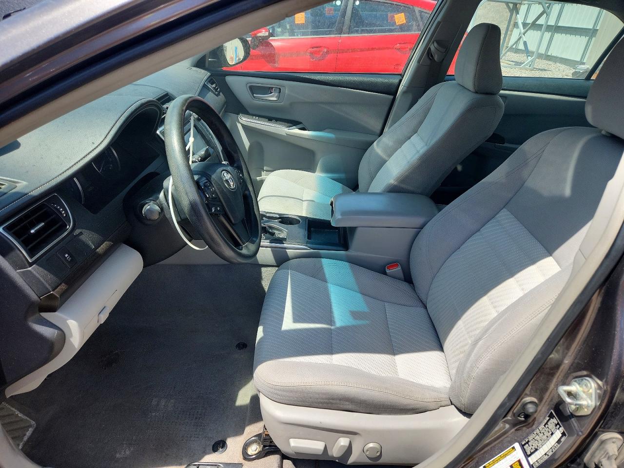 2017 TOYOTA CAMRY LE photo 19