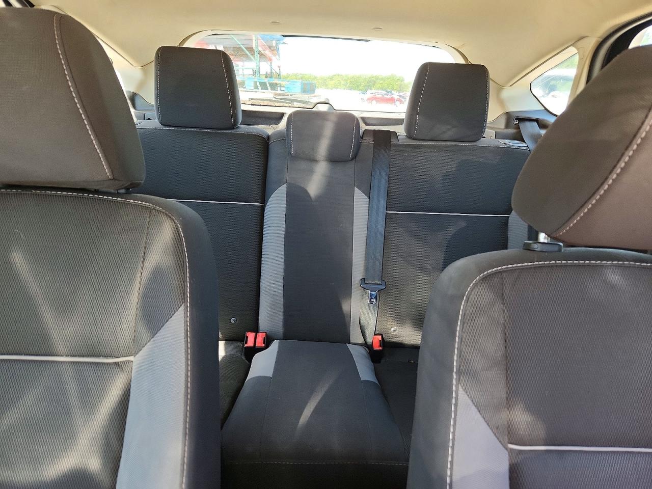 2014 FORD FOCUS SE photo 19
