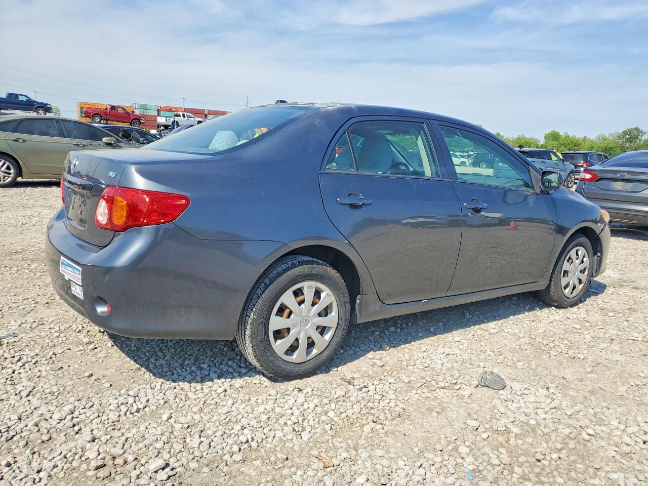 2010 TOYOTA COROLLA LE photo 3