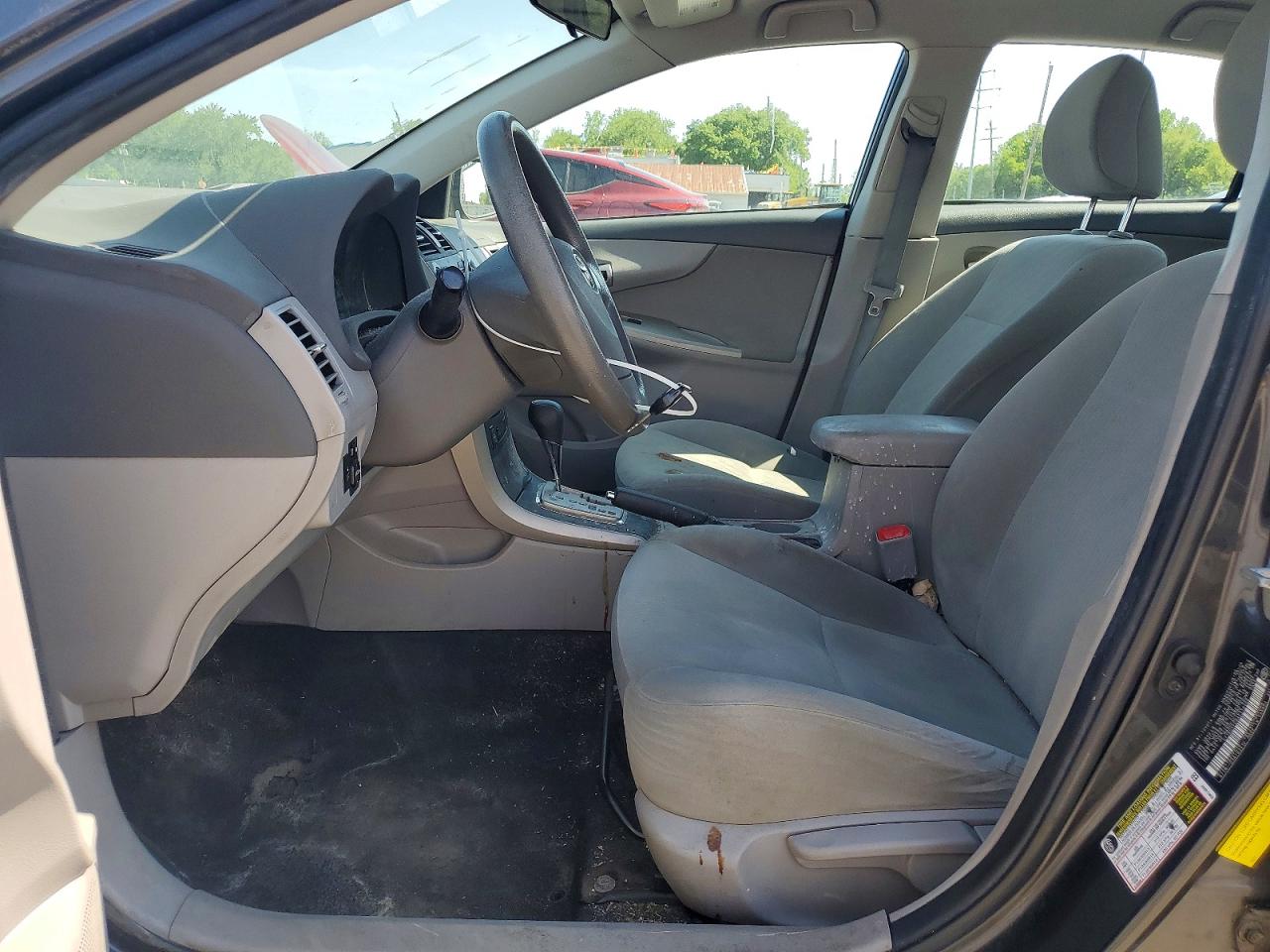 2010 TOYOTA COROLLA LE photo 7