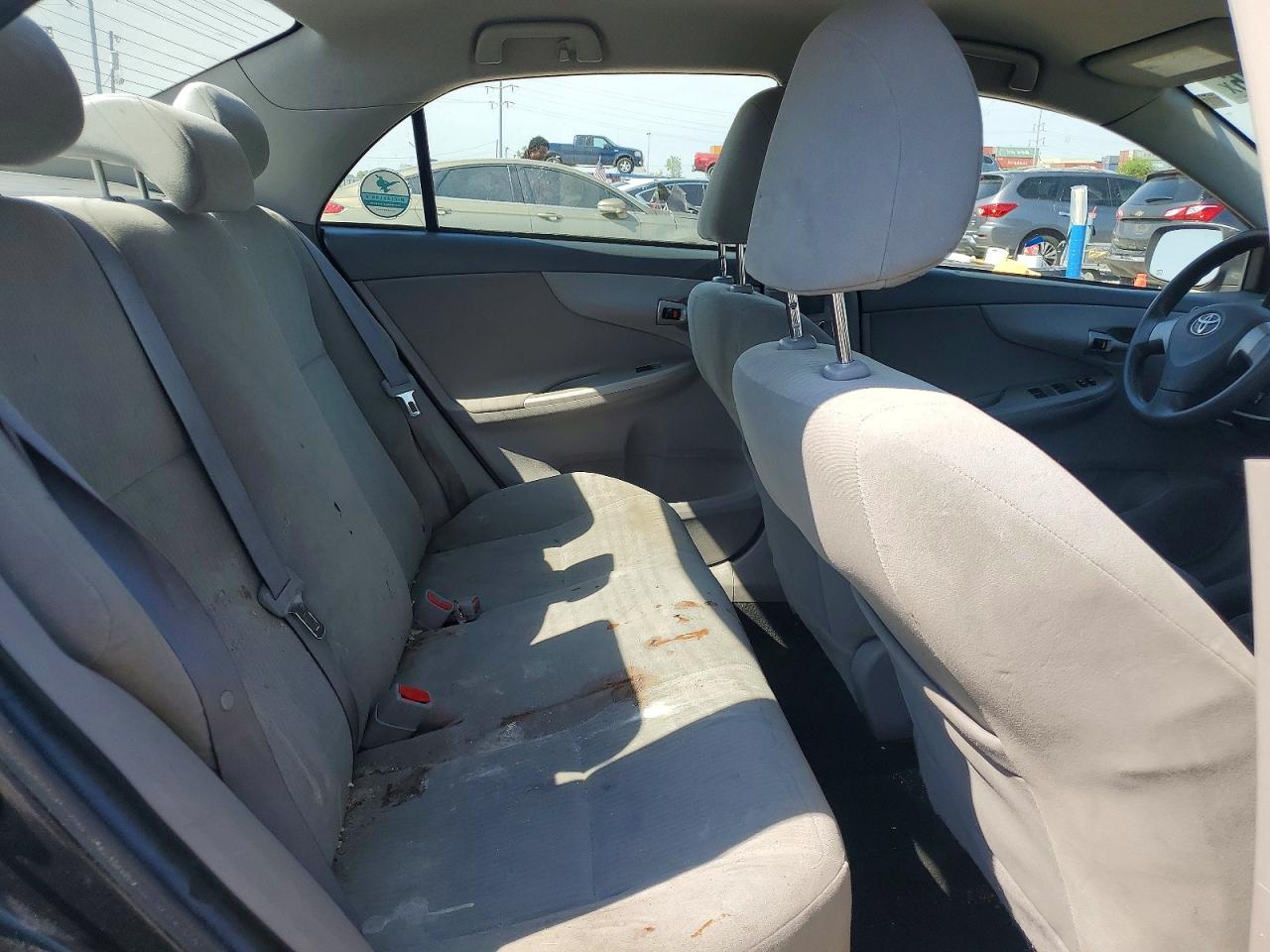 2010 TOYOTA COROLLA LE photo 10
