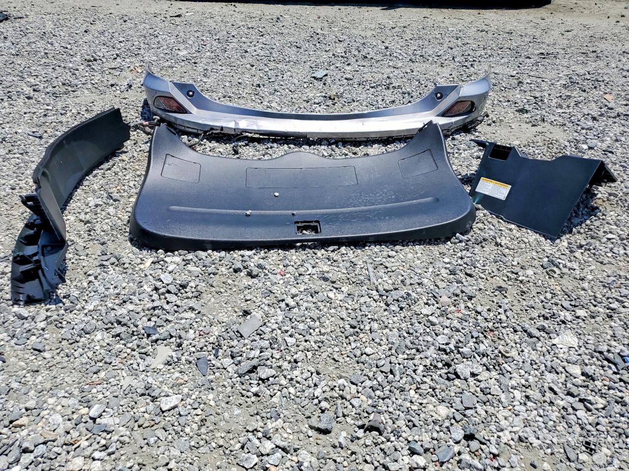 2018 TOYOTA RAV4 HV LIMITED photo 34