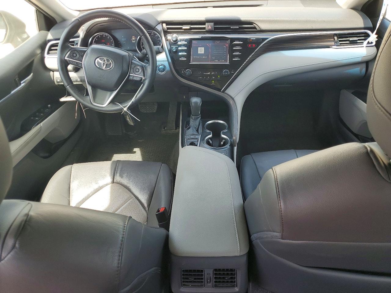 2018 TOYOTA CAMRY XLE photo 15
