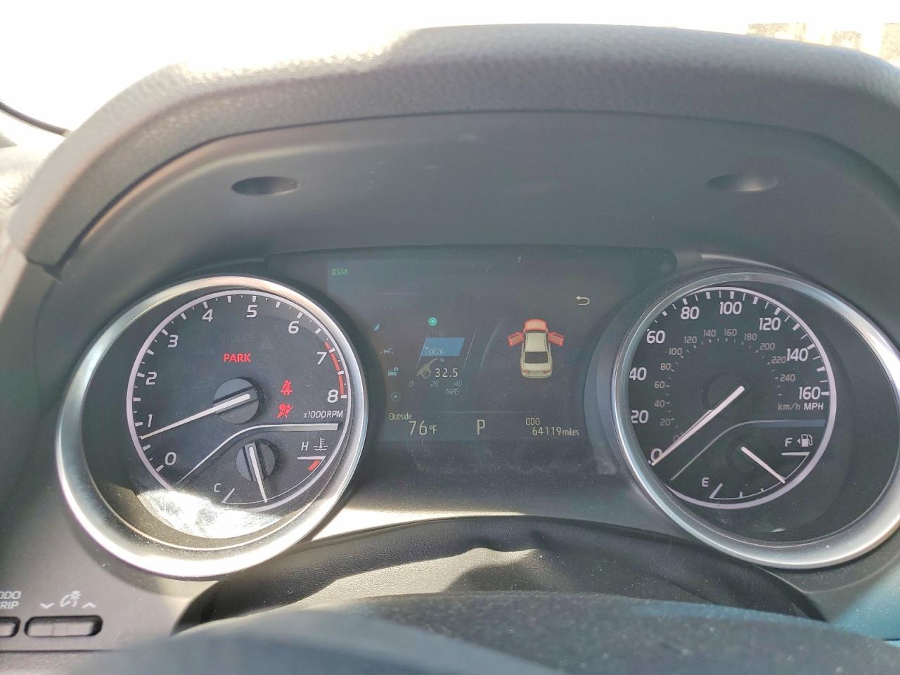 2018 TOYOTA CAMRY XLE photo 17