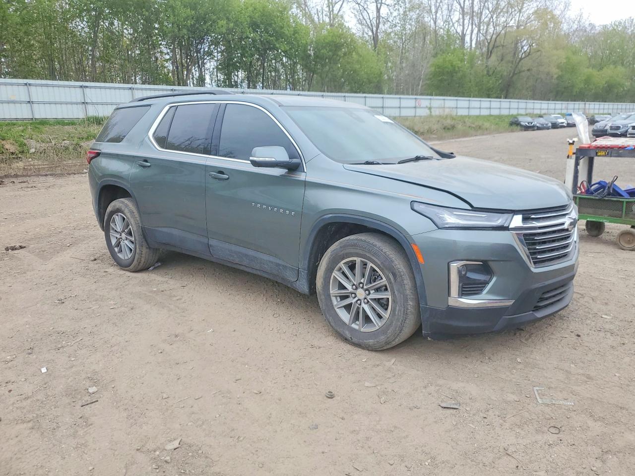 2023 CHEVROLET TRAVERSE LT photo 4