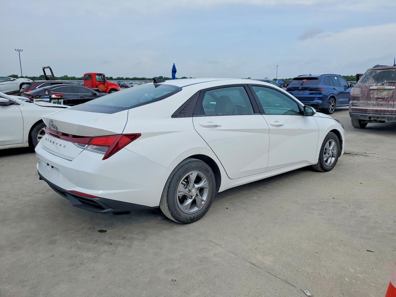 2023 HYUNDAI ELANTRA SE photo 7