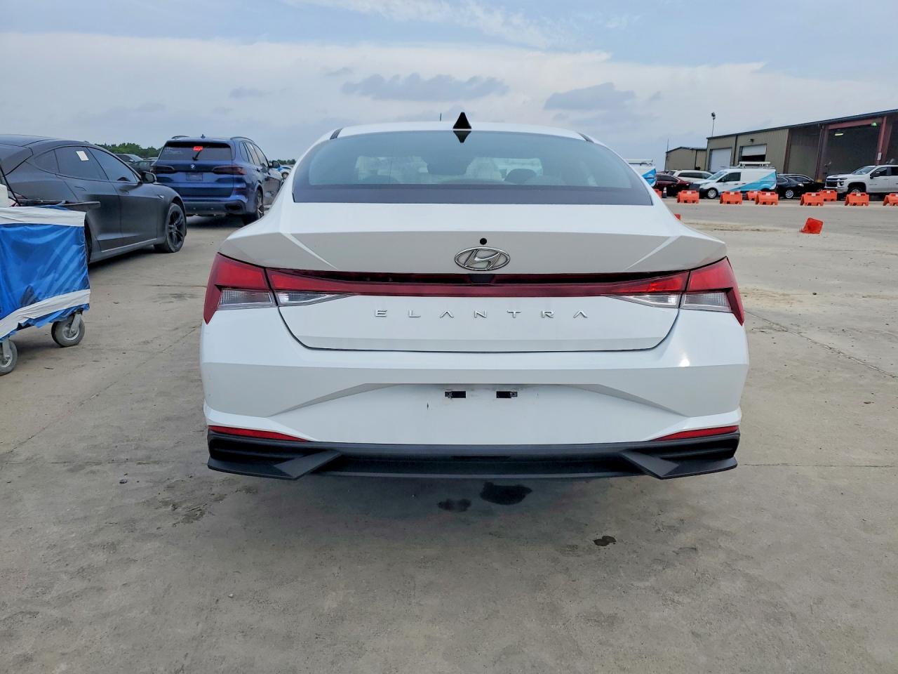 2023 HYUNDAI ELANTRA SE photo 16