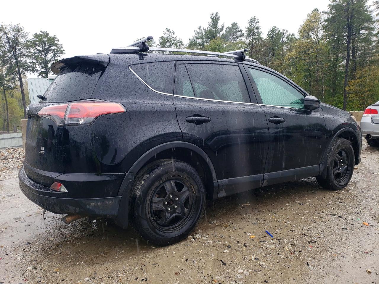 2017 TOYOTA RAV4 LE photo 3