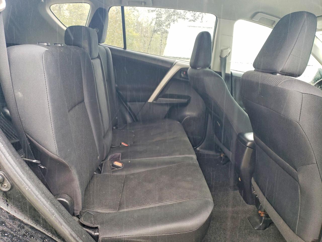 2017 TOYOTA RAV4 LE photo 10
