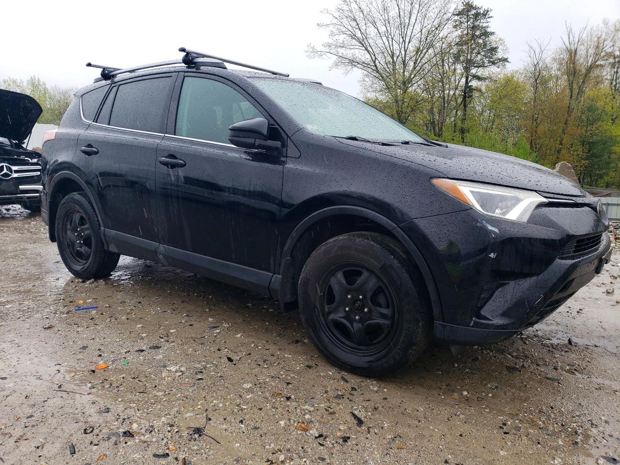 2017 TOYOTA RAV4 LE photo 4