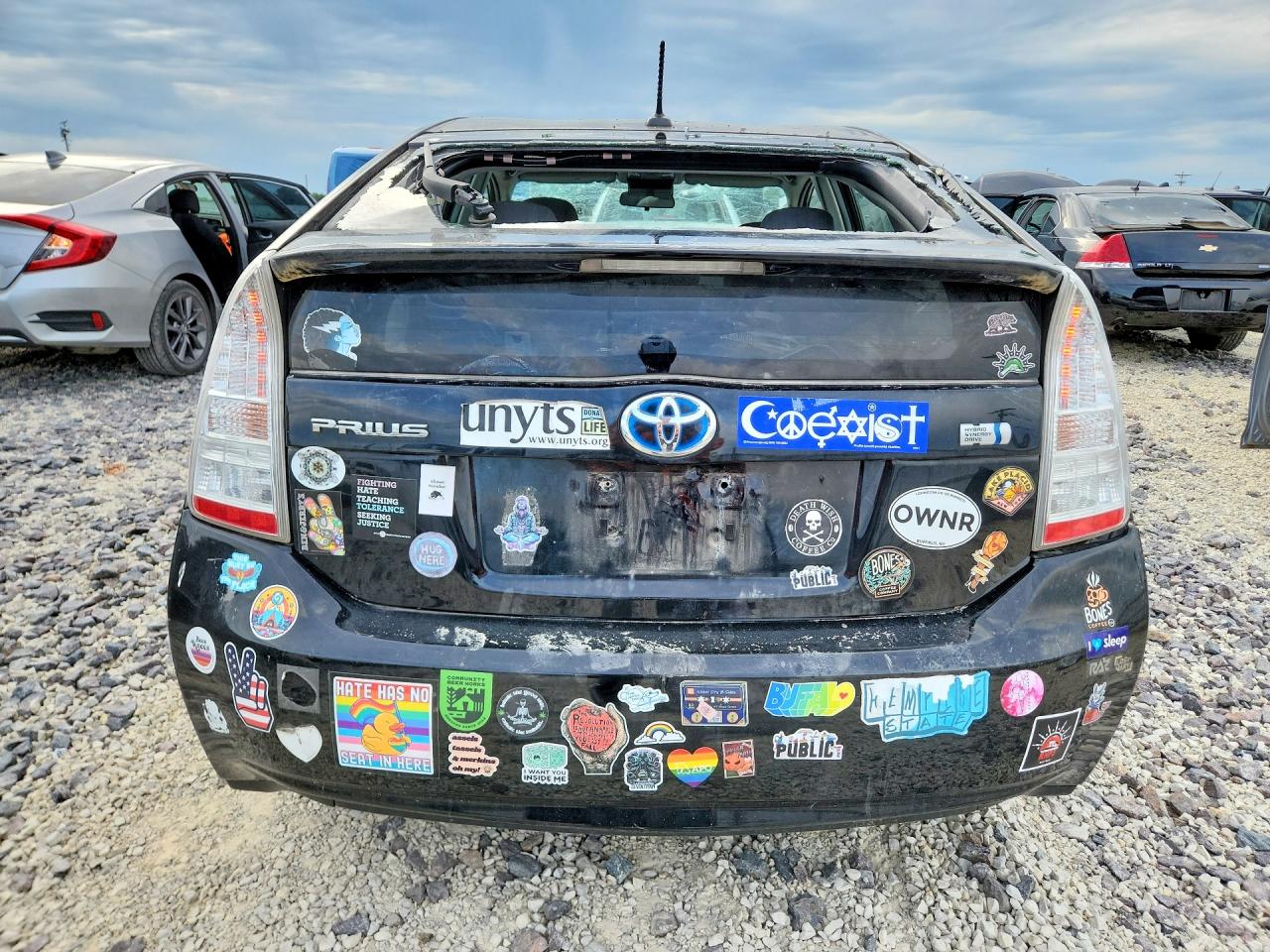 2011 TOYOTA PRIUS TWO photo 6