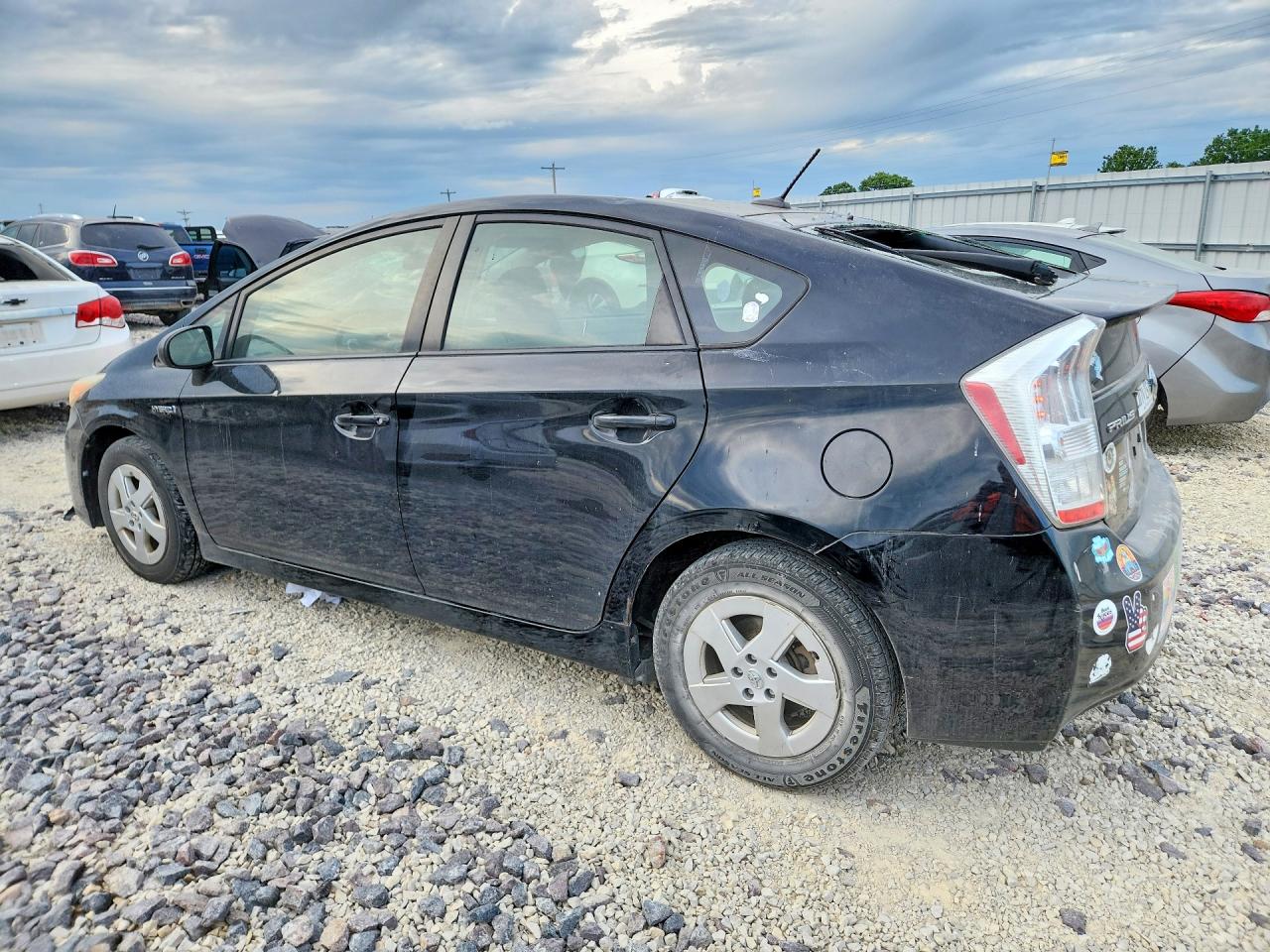2011 TOYOTA PRIUS TWO photo 2