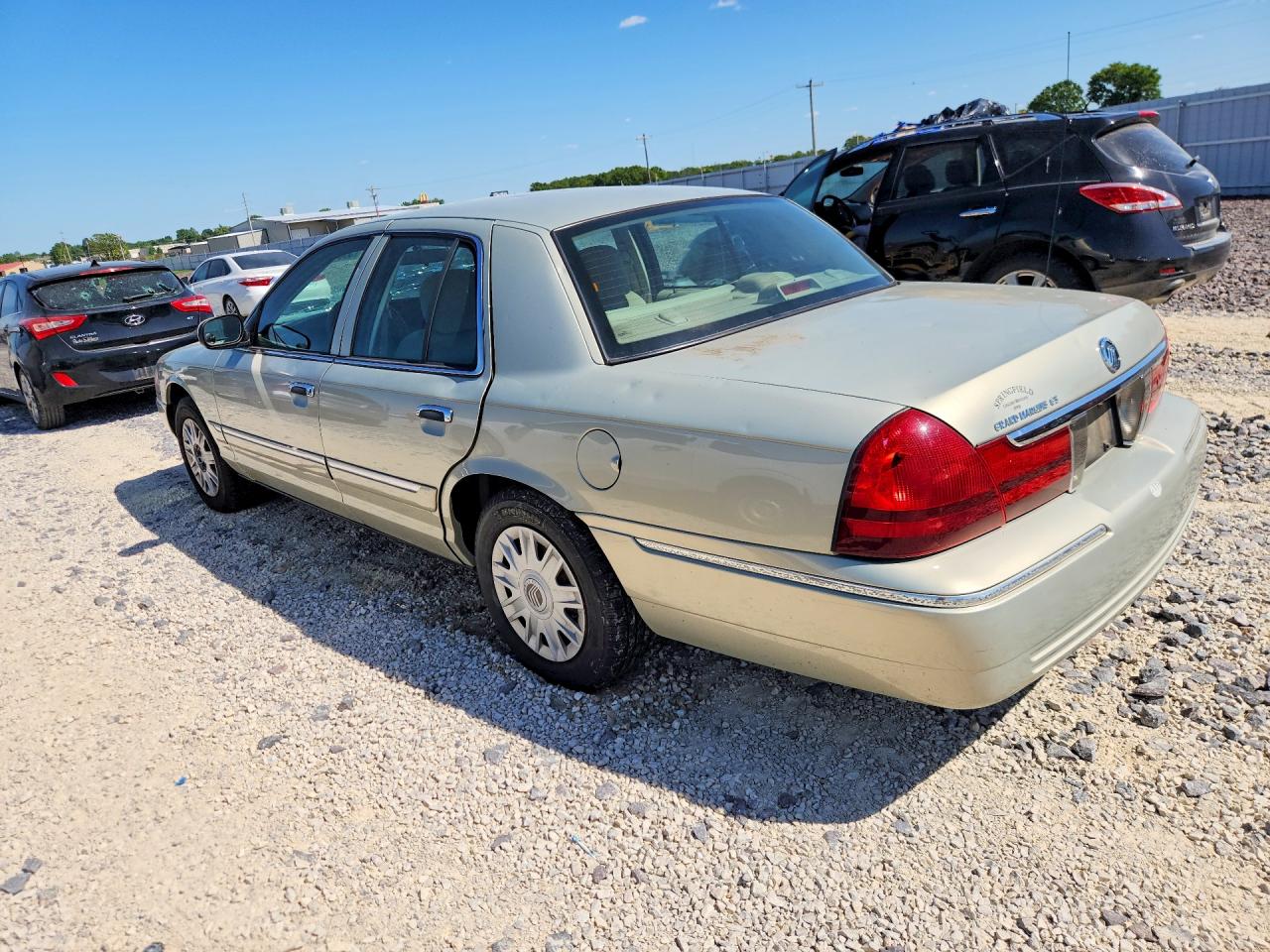 2005 MERCURY GRAND MARQUIS GS photo 3