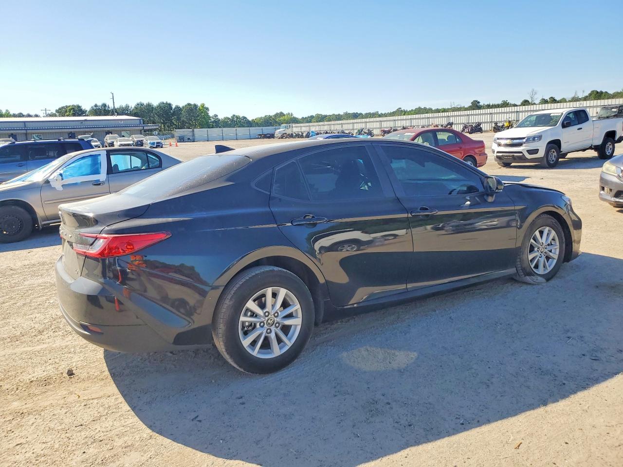 2025 TOYOTA CAMRY LE photo 7