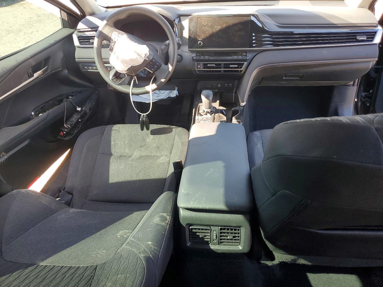 2025 TOYOTA CAMRY LE photo 22