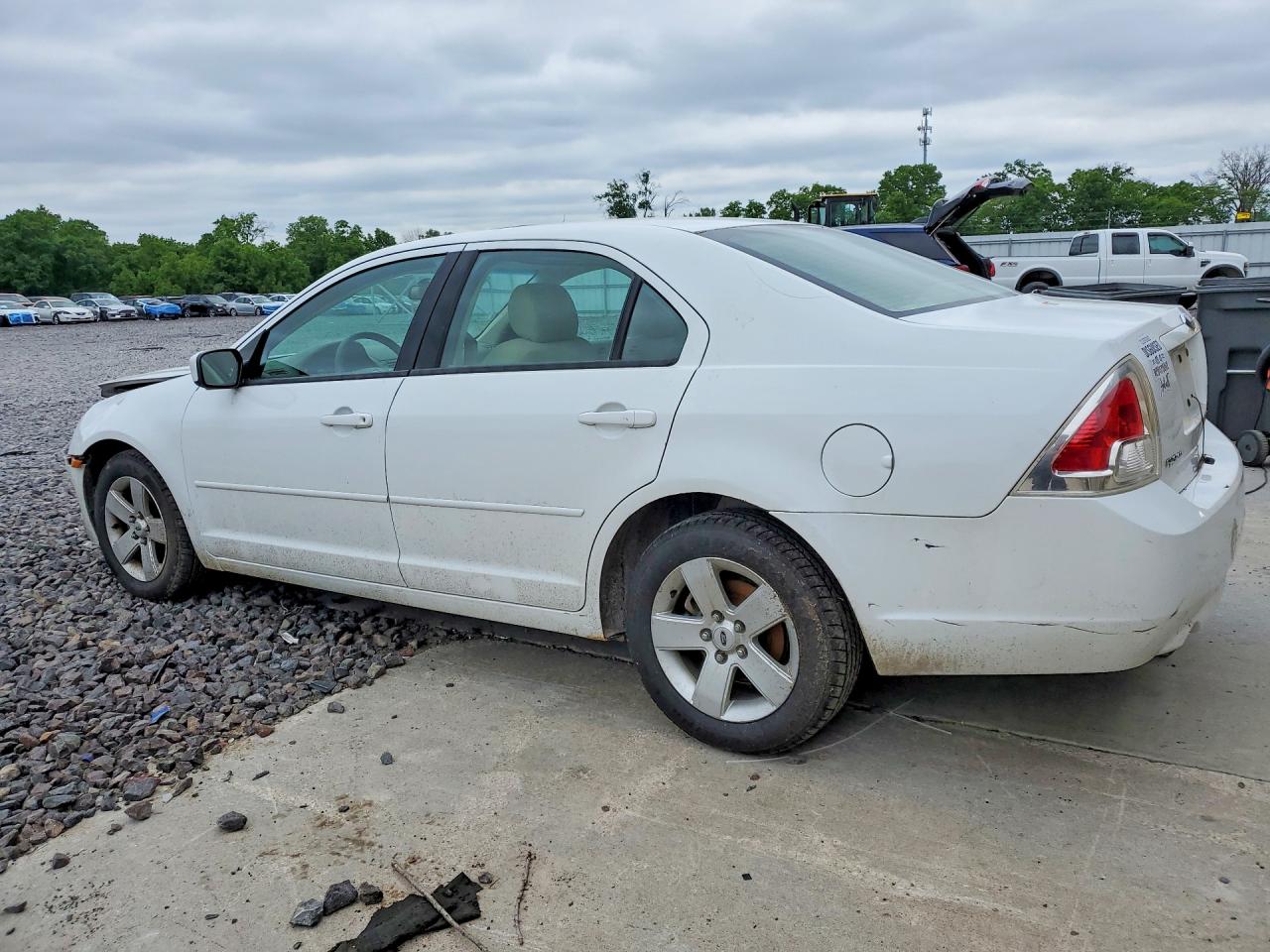 2007 FORD FUSION SE photo 4
