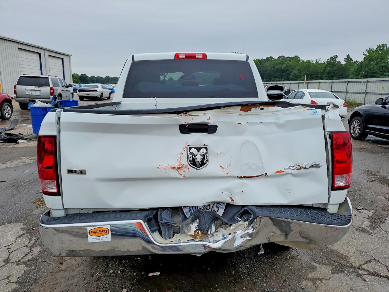2023 RAM 1500 CLASSIC SLT photo 11